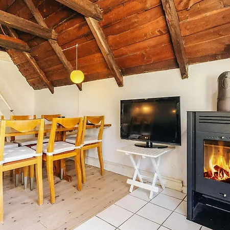 6 Person Holiday Home In Rodby Feriehus *