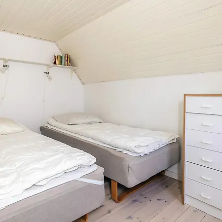 6 Person Holiday Home In Rodby Feriehus *